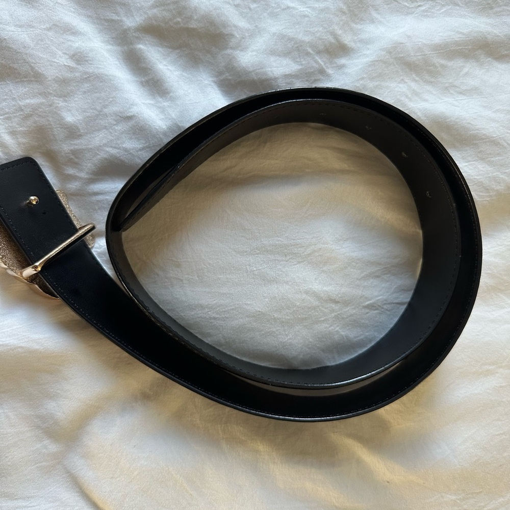 Versace-Inspired Black Leather Belt with Gold Medusa Buckle - Picture 6 of 8